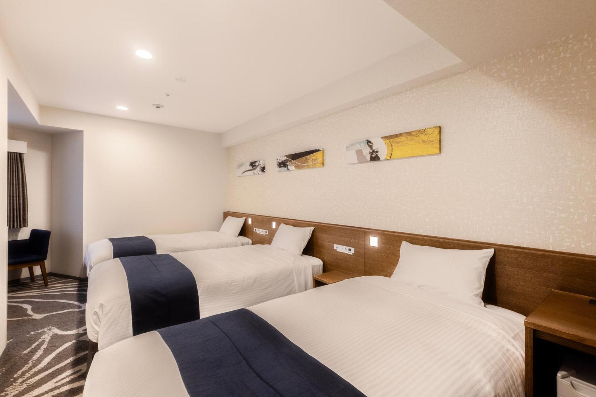 Triple- Non smoking Renewal Floor, Lounge Access