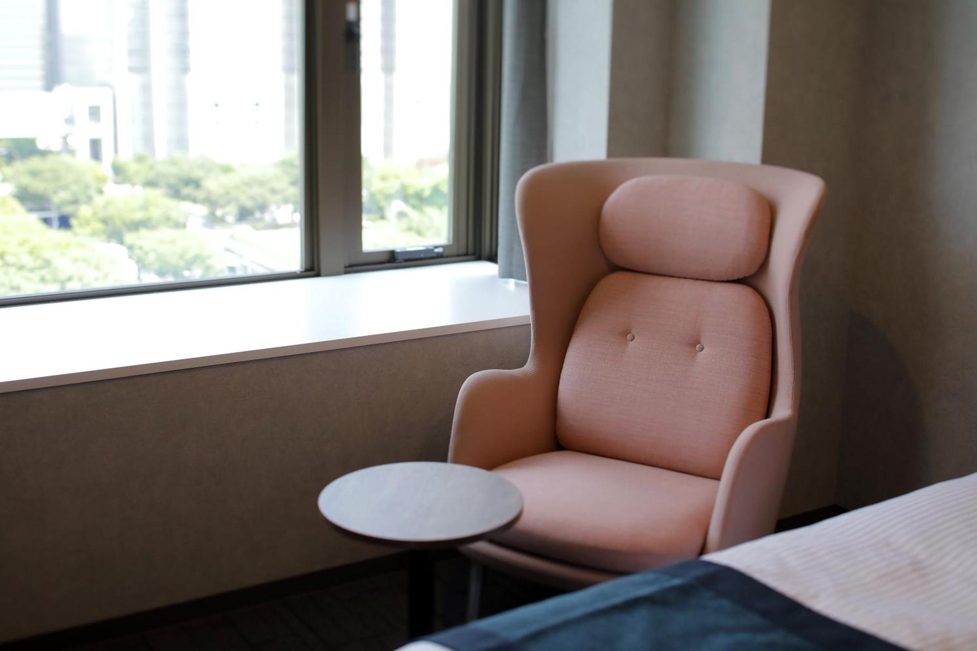 23sqm Deluxe Twin Room on the Top Floor with Park View - Non-Smoking