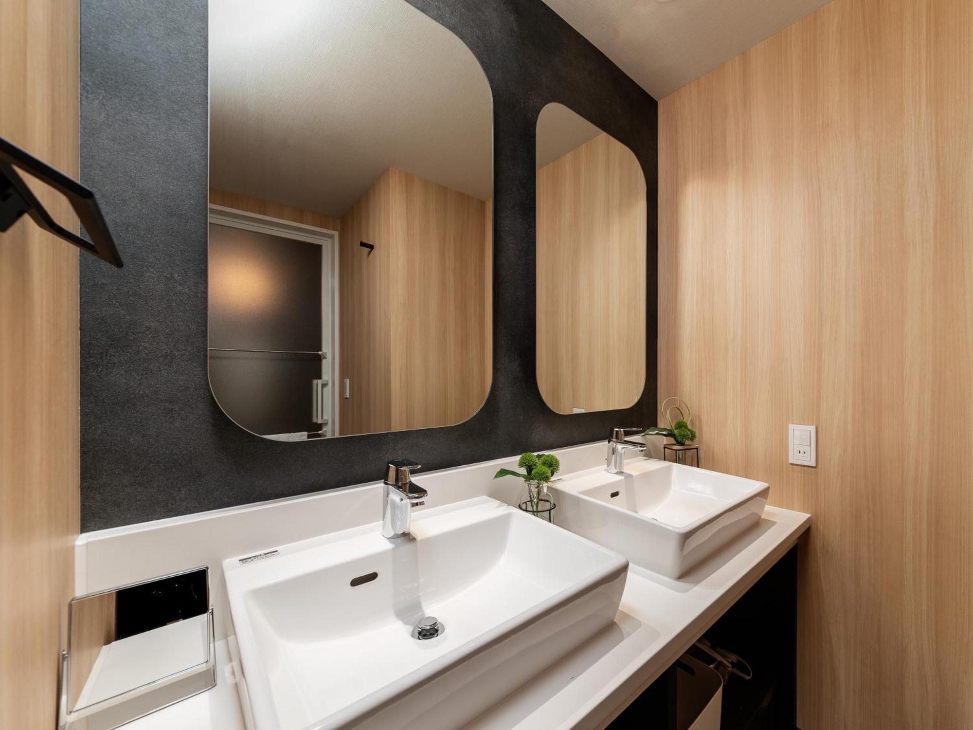 Deluxe Japanese Apartment