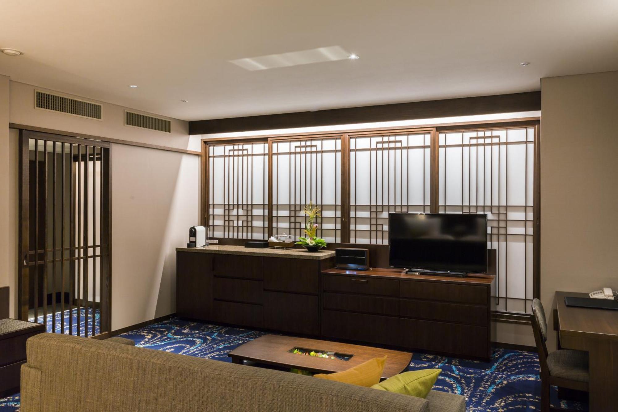 Corner Twin Room