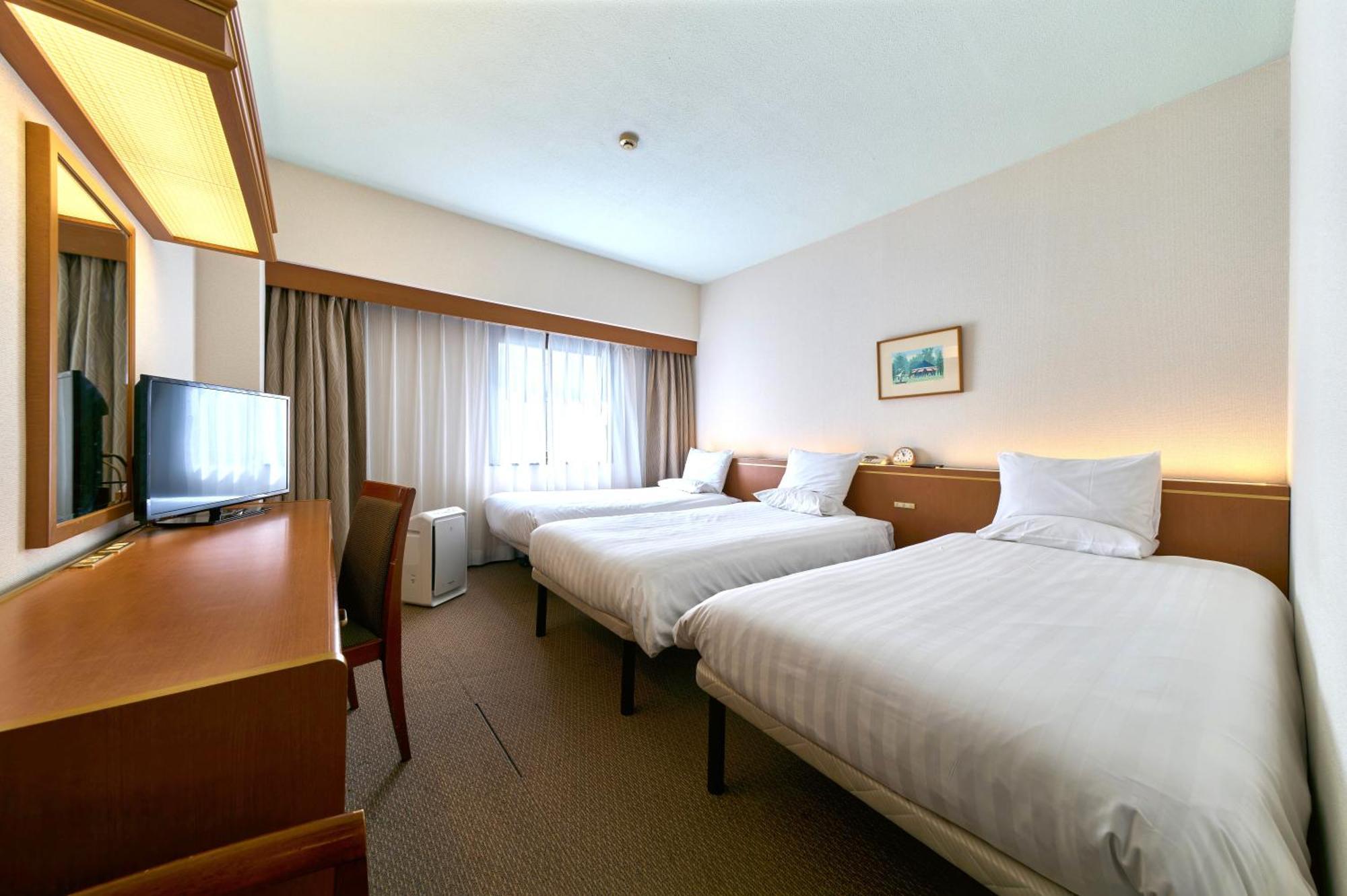 Economy Triple Room