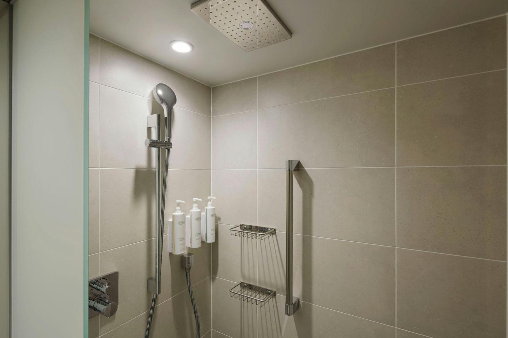 King Room with Shower