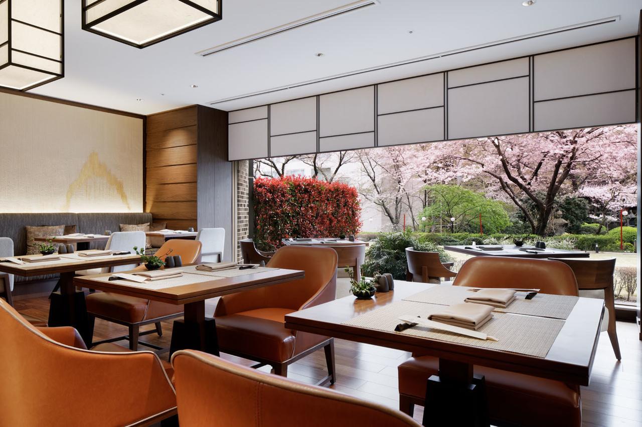 Club Suite King Room with Club Lounge Access and Club Lounge Breakfast Included - Non-Smoking